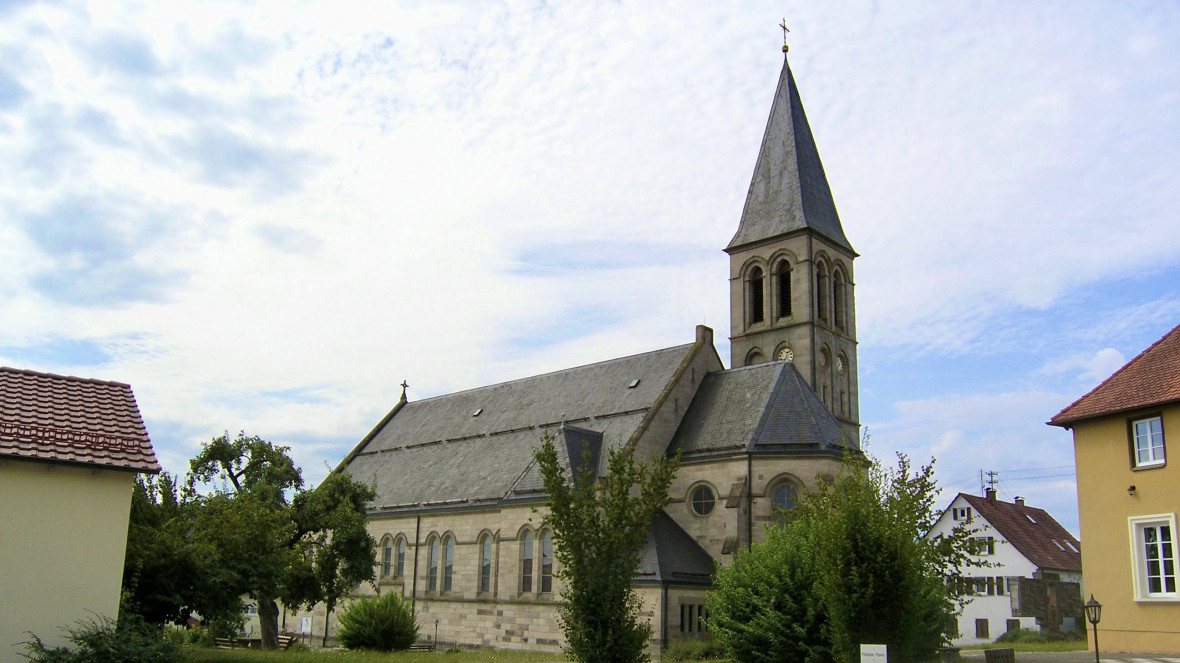 Die Pfarrkirche St. Leonhard wird mit Mitteln der Denkmalförderung des Landes saniert.  (Bild: Gemeinde Stödlen)